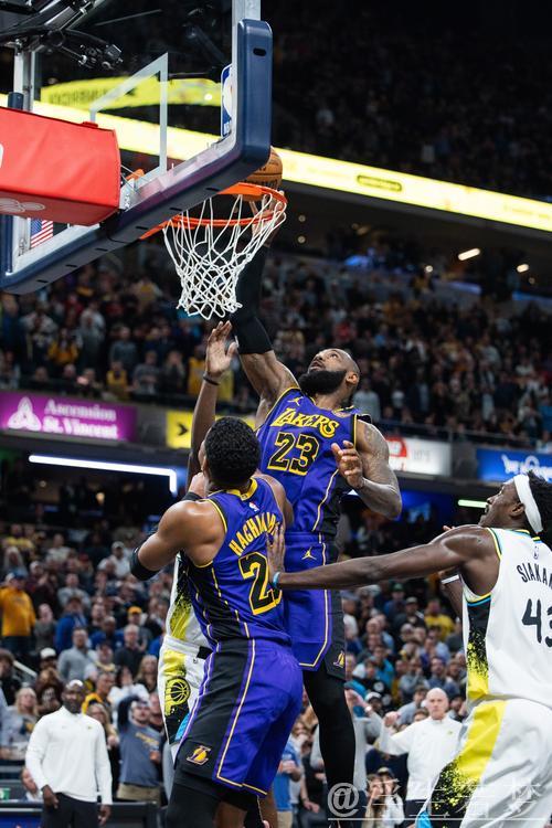 詹姆斯战斧怒扣领衔12月11日NBA五佳球 詹姆斯战斧怒扣领衔12月11日NBA五佳球